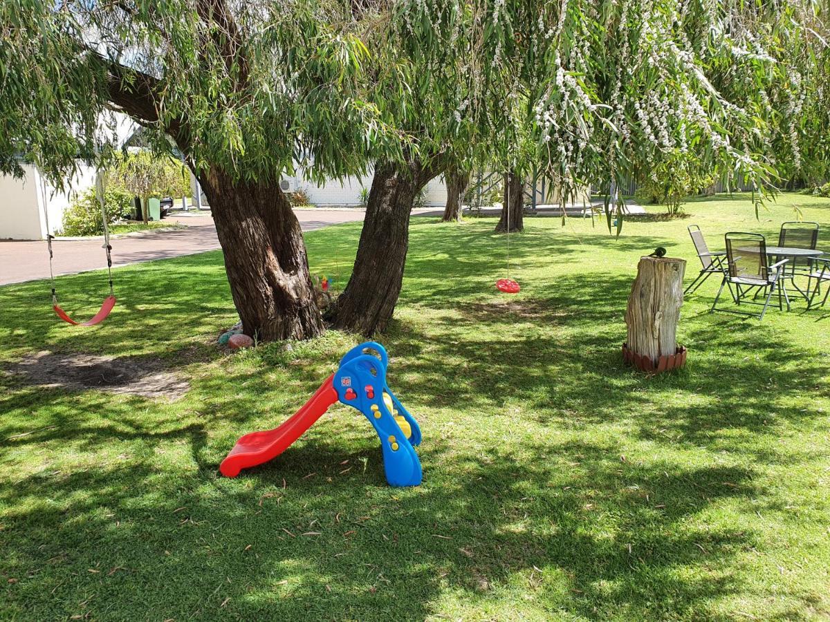 Busselton Holiday Units Exterior photo